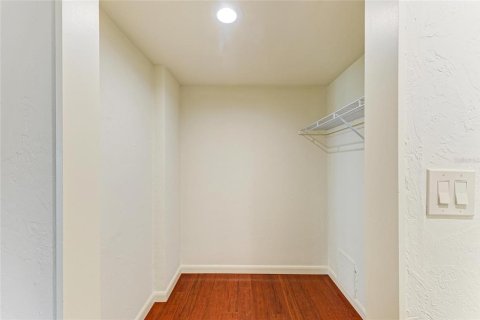 Купить кондоминиум в Венеция, Флорида 8 комнат, 87.33м2, № 1750900 - фото 19
