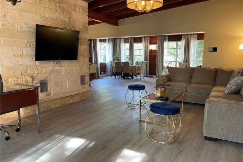 Снять в аренду виллу или дом в Пальметто-Бей, Флорида 3 спальни, 159.88м2, № 2050092 - фото 4