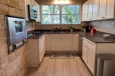 Снять в аренду виллу или дом в Пальметто-Бей, Флорида 3 спальни, 159.88м2, № 2050092 - фото 7