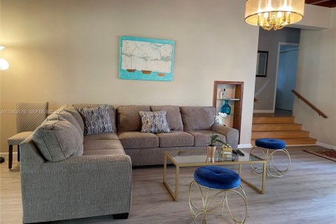 Снять в аренду виллу или дом в Пальметто-Бей, Флорида 3 спальни, 159.88м2, № 2050092 - фото 10