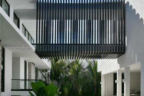 Villa ou maison à vendre à Miami Beach, Floride: 6 chambres, 731.05 m2 № 1779959 - photo 10