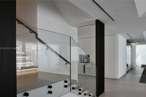 Villa ou maison à vendre à Miami Beach, Floride: 6 chambres, 731.05 m2 № 1779959 - photo 30