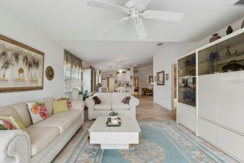 Villa ou maison à vendre à Bonita Springs, Floride: 2 chambres, 157.28 m2 № 2142492 - photo 8