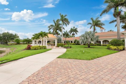 Villa ou maison à vendre à Bonita Springs, Floride: 2 chambres, 157.28 m2 № 2142492 - photo 21