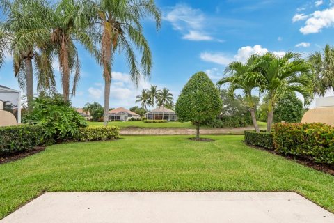 Villa ou maison à vendre à Bonita Springs, Floride: 2 chambres, 157.28 m2 № 2142492 - photo 20