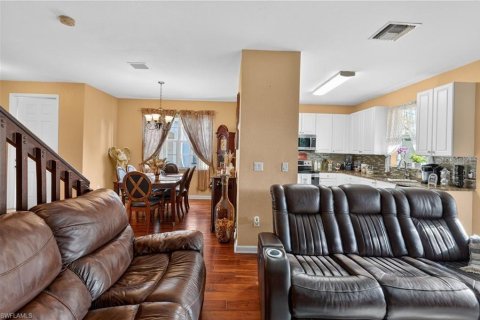 Townhouse in Naples, Florida 4 bedrooms, 169.83 sq.m. № 2432822 - photo 16