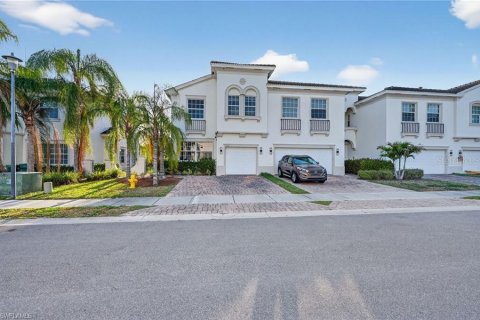 Townhouse in Naples, Florida 4 bedrooms, 169.83 sq.m. № 2432822 - photo 5