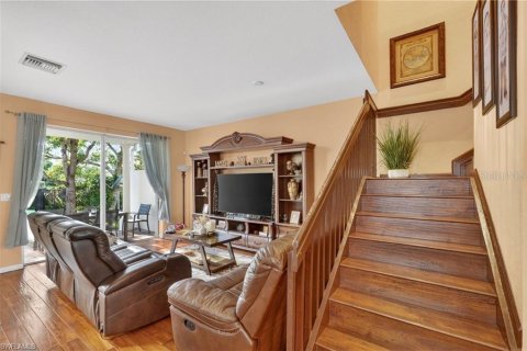 Townhouse in Naples, Florida 4 bedrooms, 169.83 sq.m. № 2432822 - photo 10