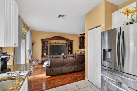 Townhouse in Naples, Florida 4 bedrooms, 169.83 sq.m. № 2432822 - photo 14