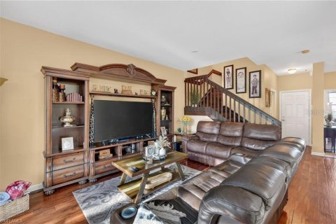 Townhouse in Naples, Florida 4 bedrooms, 169.83 sq.m. № 2432822 - photo 11