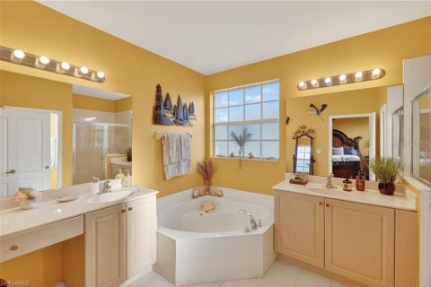 Townhouse in Naples, Florida 4 bedrooms, 169.83 sq.m. № 2432822 - photo 22