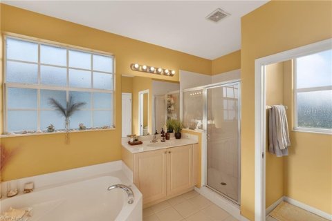 Townhouse in Naples, Florida 4 bedrooms, 169.83 sq.m. № 2432822 - photo 24