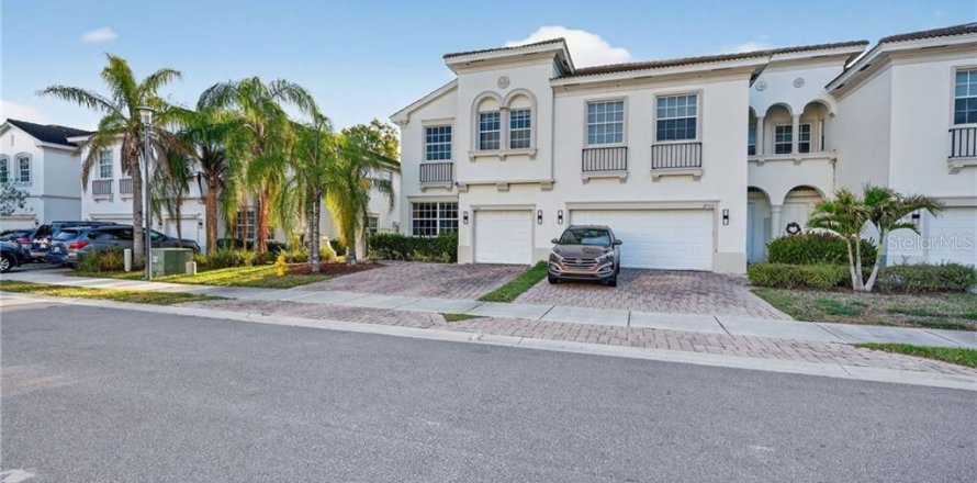 Townhouse in Naples, Florida 4 bedrooms, 169.83 sq.m. № 2432822
