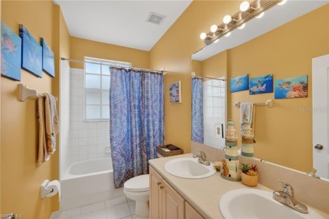 Townhouse in Naples, Florida 4 bedrooms, 169.83 sq.m. № 2432822 - photo 27