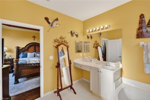 Townhouse in Naples, Florida 4 bedrooms, 169.83 sq.m. № 2432822 - photo 23
