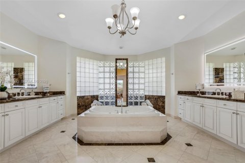 Villa ou maison à vendre à Weston, Floride: 5 chambres, 381.09 m2 № 2072872 - photo 30