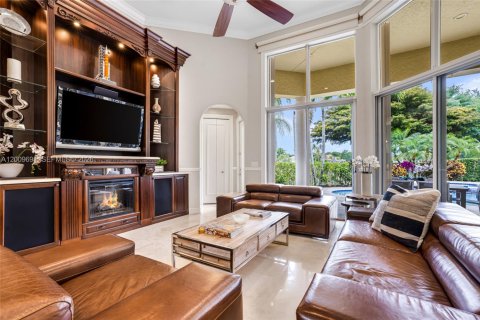 Villa ou maison à vendre à Weston, Floride: 5 chambres, 381.09 m2 № 2072872 - photo 16
