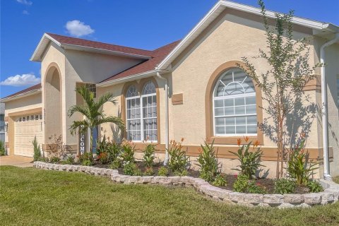 Villa ou maison à vendre à Kissimmee, Floride: 3 chambres, 174.28 m2 № 2402918 - photo 3