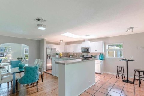 House in Orlando, Florida 2 bedrooms, 116.03 sq.m. № 1882915 - photo 3