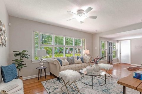 House in Orlando, Florida 2 bedrooms, 116.03 sq.m. № 1882915 - photo 6