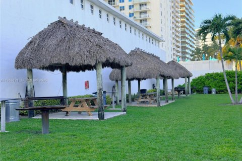 Copropriété à louer à Miami Beach, Floride: 1 chambre, 86.4 m2 № 2018019 - photo 26