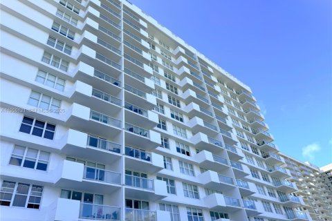 Copropriété à louer à Miami Beach, Floride: 1 chambre, 86.4 m2 № 2018019 - photo 2