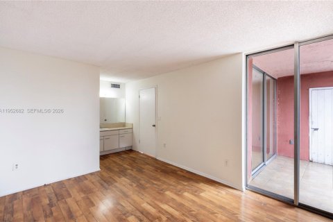 Купить кондоминиум в Майами, Флорида 2 спальни, 74.32м2, № 2054525 - фото 7