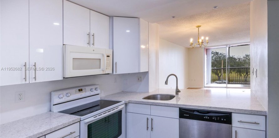 Кондоминиум с 2 спальнями в Майами, Флорида № 2054525