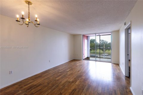 Купить кондоминиум в Майами, Флорида 2 спальни, 74.32м2, № 2054525 - фото 5