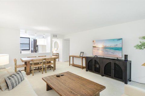 Condo in Bradenton, Florida, 2 bedrooms  № 1906518 - photo 11