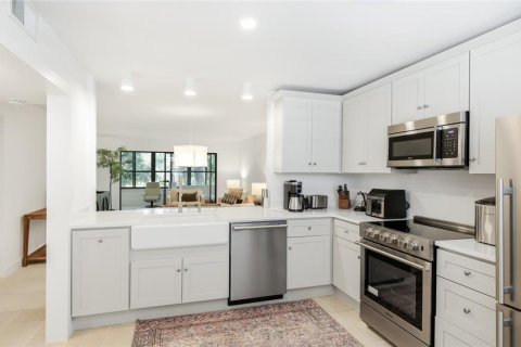 Condo in Bradenton, Florida, 2 bedrooms  № 1906518 - photo 4