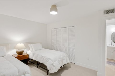 Condo in Bradenton, Florida, 2 bedrooms  № 1906518 - photo 22