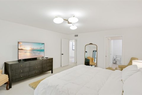Condo in Bradenton, Florida, 2 bedrooms  № 1906518 - photo 16