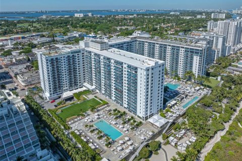 Condo in Miami Beach, Florida, 2 bedrooms № 2081951 - photo 25