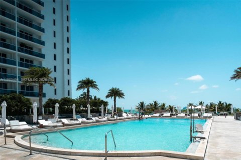 Condo in Miami Beach, Florida, 2 bedrooms № 2081951 - photo 28