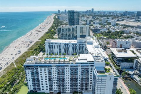 Condo in Miami Beach, Florida, 2 bedrooms № 2081951 - photo 22