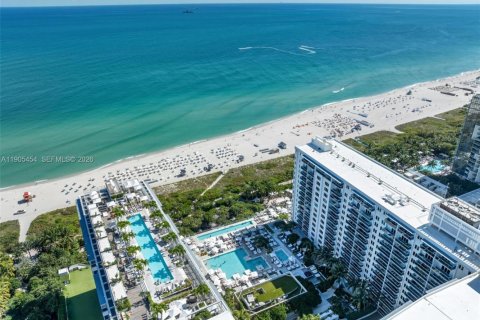 Condo in Miami Beach, Florida, 2 bedrooms № 2081951 - photo 24
