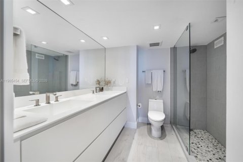 Condo in Miami Beach, Florida, 2 bedrooms № 2081951 - photo 11