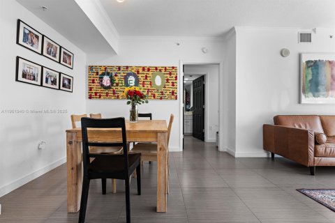 Condominio en alquiler en Miami, Florida, 2 dormitorios, 90.77 m2 № 1953712 - foto 16