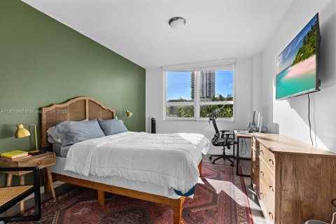 Condominio en alquiler en Miami, Florida, 2 dormitorios, 90.77 m2 № 1953712 - foto 26