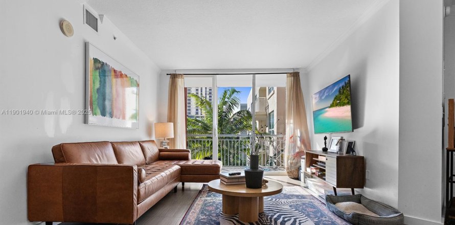 Condominio en Miami, Florida, 2 dormitorios  № 1953712