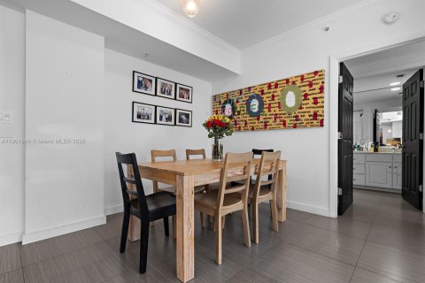 Condominio en alquiler en Miami, Florida, 2 dormitorios, 90.77 m2 № 1953712 - foto 17