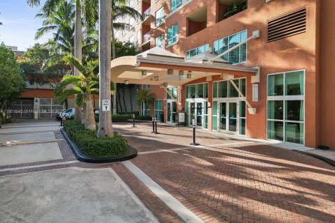 Condominio en alquiler en Miami, Florida, 2 dormitorios, 90.77 m2 № 1953712 - foto 13
