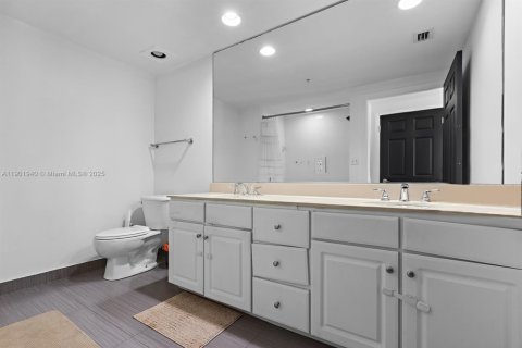 Condominio en alquiler en Miami, Florida, 2 dormitorios, 90.77 m2 № 1953712 - foto 24