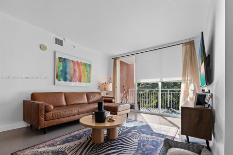 Condominio en alquiler en Miami, Florida, 2 dormitorios, 90.77 m2 № 1953712 - foto 15