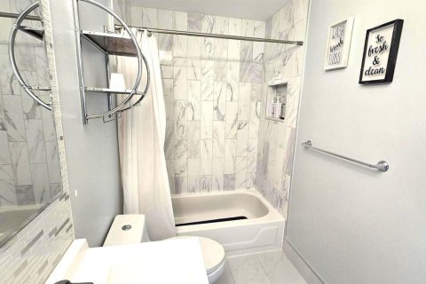 House in Margate, Florida 3 bedrooms, 182.09 sq.m. № 2084203 - photo 25