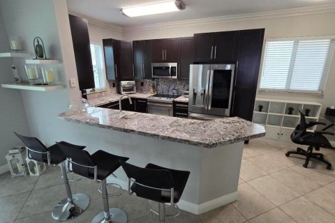 House in Margate, Florida 3 bedrooms, 182.09 sq.m. № 2084203 - photo 7