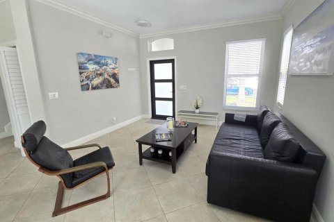 House in Margate, Florida 3 bedrooms, 182.09 sq.m. № 2084203 - photo 3
