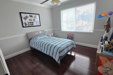 House in Margate, Florida 3 bedrooms, 182.09 sq.m. № 2084203 - photo 26