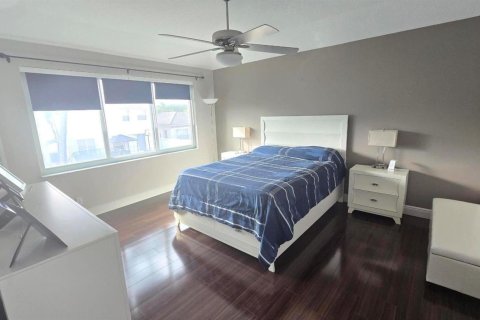 House in Margate, Florida 3 bedrooms, 182.09 sq.m. № 2084203 - photo 15